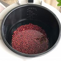 红豆沙糯米丸子汤的做法图解1