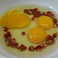 鸡蛋与有机花菜大蒜头香肠的结合的做法图解3