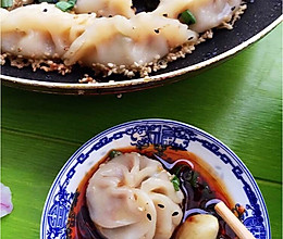 玲珑剔透的虾仁水煎饺和水煎小包的做法