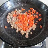 肉丁杂蔬炒馒头丁的做法图解8