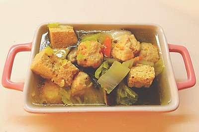 鸡肉丸子蔬菜汤