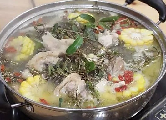 石橄榄鸡煲