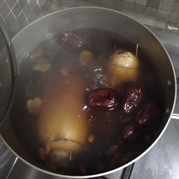 胭脂桂花紫米藕的做法图解2