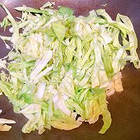 黄瓜豆皮+高原绿甘蓝炒肉的做法图解5