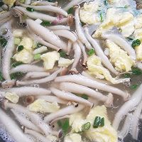 干贝蟹味菇汤面的做法图解6