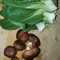 快手菜——香菇油菜的做法图解1