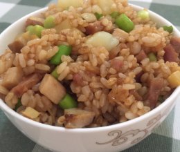 酱油香肠炒饭的做法
