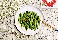 清淡的蒜茸炒莴苣-3分钟就好的做法