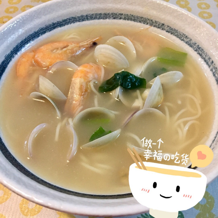 蛤蜊鲜虾面的做法