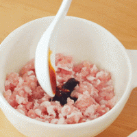 虾仁开口笑煎饺【宝宝辅食】的做法图解2