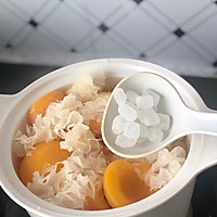 黄桃银耳羹的做法图解3