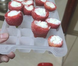 奶油草莓冰激凌的做法