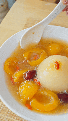 【宝宝辅食】雪梨枇杷银耳甜汤的做法