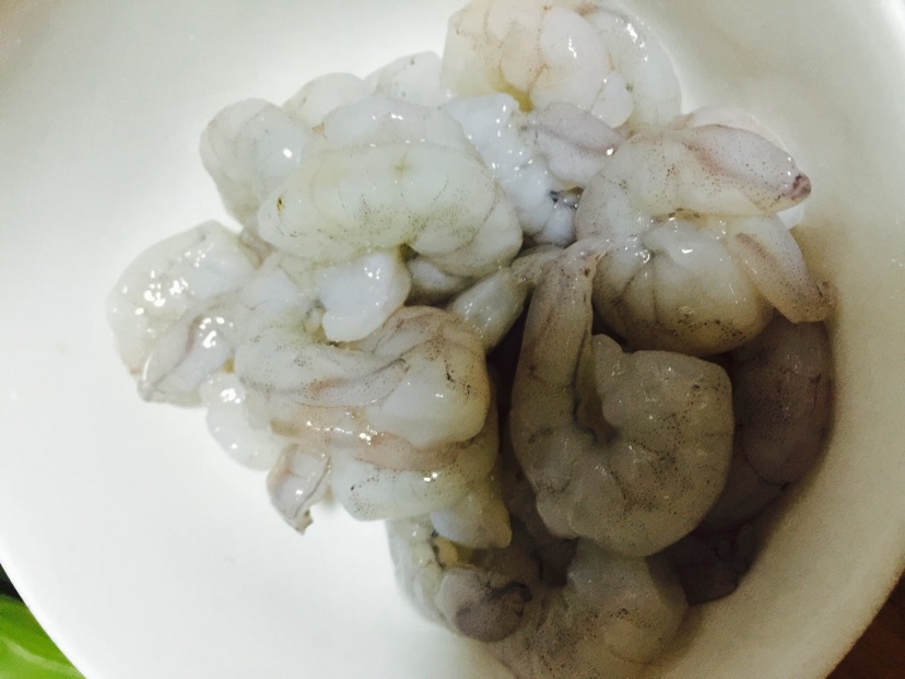 宫保腰果虾仁的做法图解1