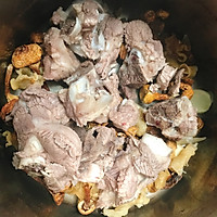 鳕鱼胶姬松茸猪骨汤的做法图解4