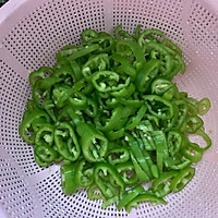 尖椒炒牛肉的做法图解3