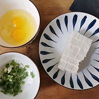 鸡蛋抱豆腐（北豆腐）的做法图解2