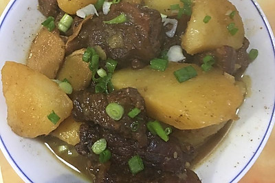 土豆炖牛肉