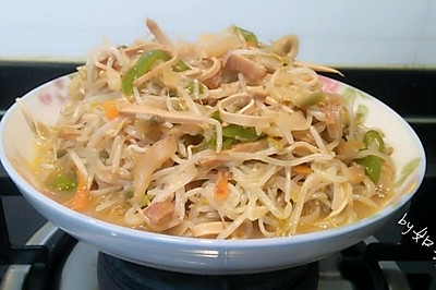 三丝炒豆芽