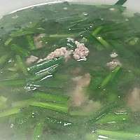 韭菜瘦肉汤的做法图解1