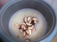 香菇皮蛋鸡肉粥的做法图解6