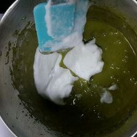 抹茶提子干瑞士卷的做法图解9