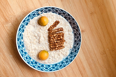减肥食谱1牛奶燕麦活力早餐