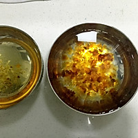 桃胶炖梨的做法图解2