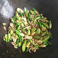 芦笋荸荠炒肉丝的做法图解5