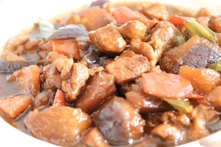 家常红烧鸡块的做法