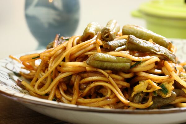 Braised noodles with lentils