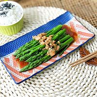 三文鱼响油芦笋的做法图解7