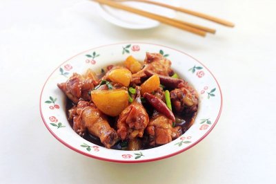 土豆烧鸡翅根