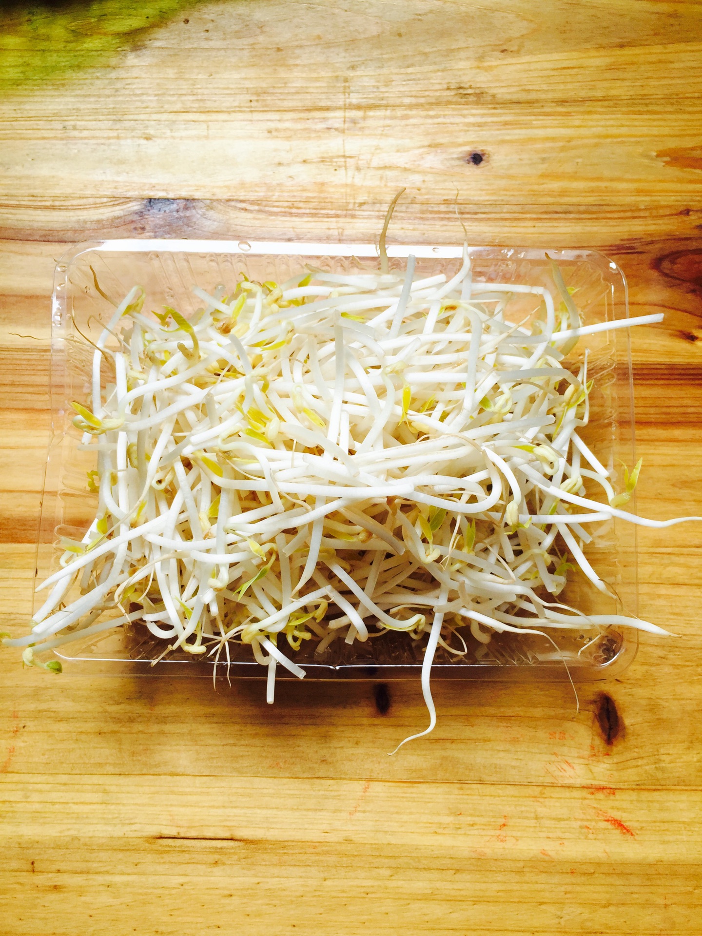 清炒绿豆芽（养生）的做法图解1