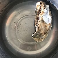 烤箱版烤生蚝的做法图解1