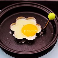 #精品菜谱挑战赛#对虾红肠时蔬泡面的做法图解4