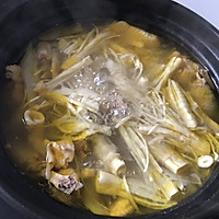 幽默大厨带你学：广式黄油鸡煲峨眉山笋尖的做法图解4