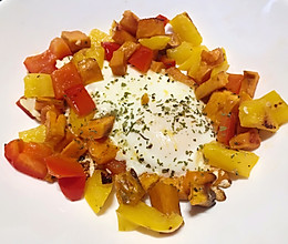 #冰箱清空计划#换个花样吃早餐：红薯+甜椒+鸡蛋的完美组合的做法