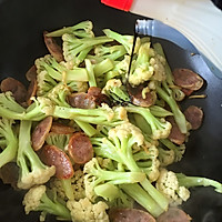 干锅腊肠有机花菜的做法图解6