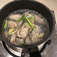 鲜鲜鲜生蚝汤的做法图解1