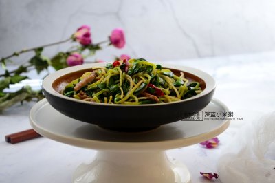 黑豆芽炒肉丝