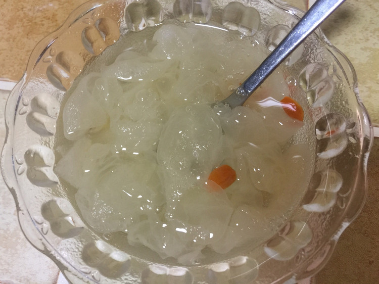 冰糖雪梨银耳汤的做法