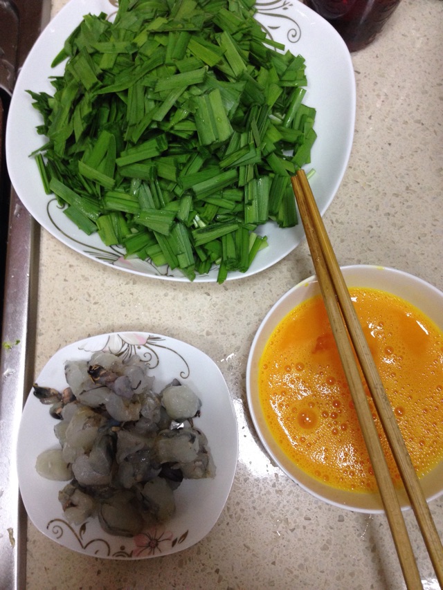 韭菜鸡蛋虾卤刀削面的做法图解2