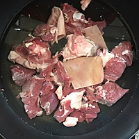 羊肉石橄榄滋补汤的做法图解1