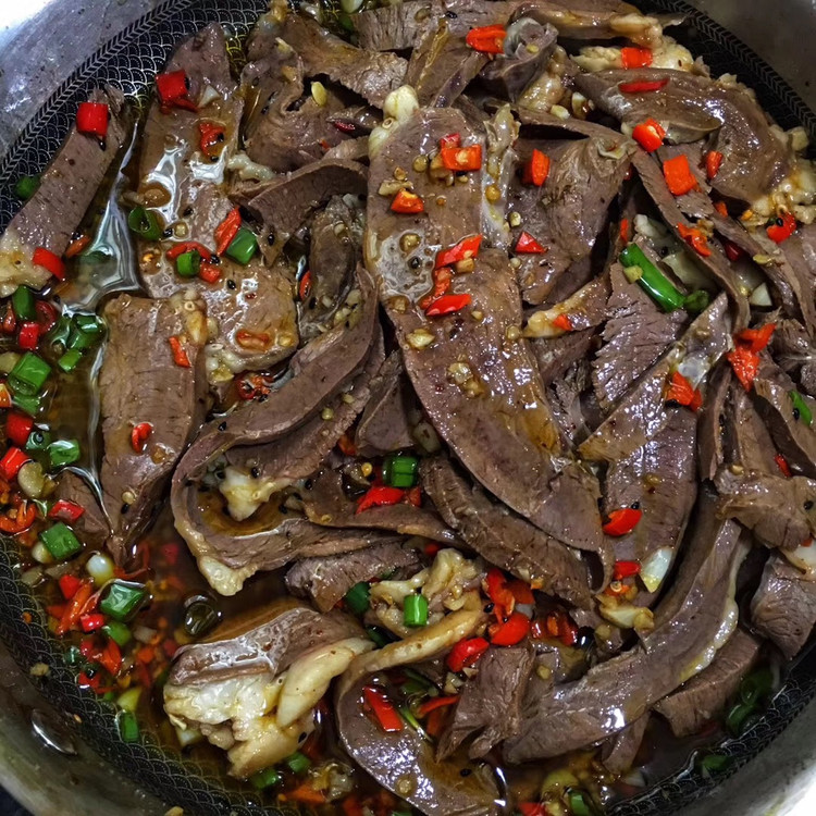 凉拌卤牛心的做法
