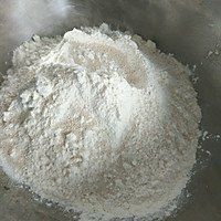 一口一个豆沙馅的小面包的做法图解1