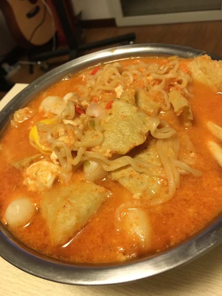 芝士辣白菜泡面的做法图解3