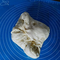 豆沙小面包的做法图解2