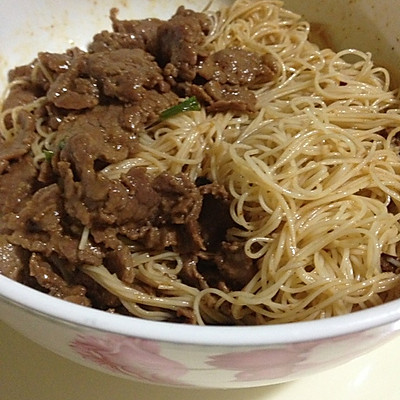 牛肉拌面