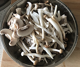 什锦蘑菇汤的做法